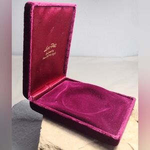 Authentic Vintage Van Cleef & Arpels Luxurious Velvet Jewelry Box in Rich Purple